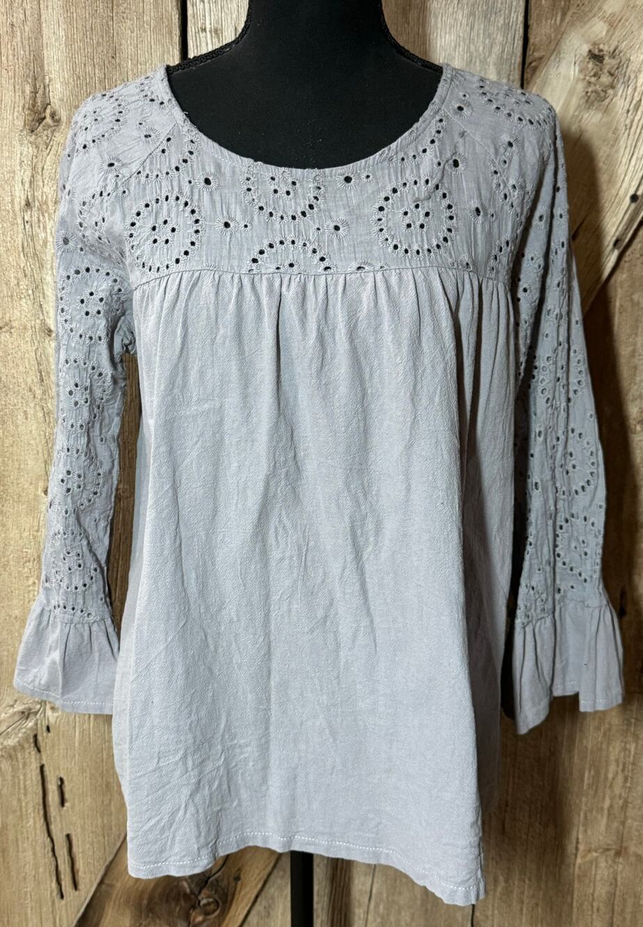 MissLook Gray / Blue Linen Blend Blouse Women's XL Eyelet Detail Ruffle Sleeves